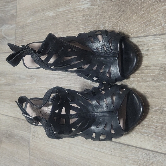 Vince Camuto Black Leather Heels with Laser Cutouts Size 8 - Picture 3 of 8